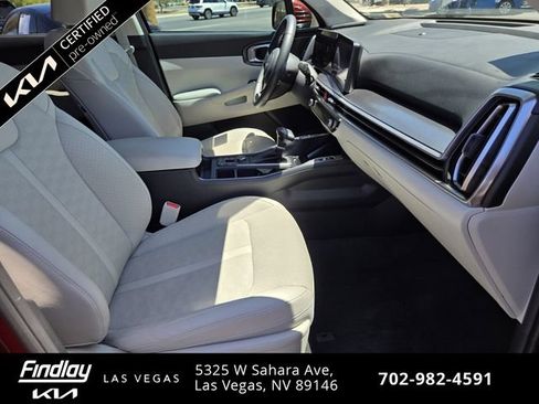 Certified 2025 Kia Sorento EX w/ Panoramic Sunroof Package AWD/4WD image 20