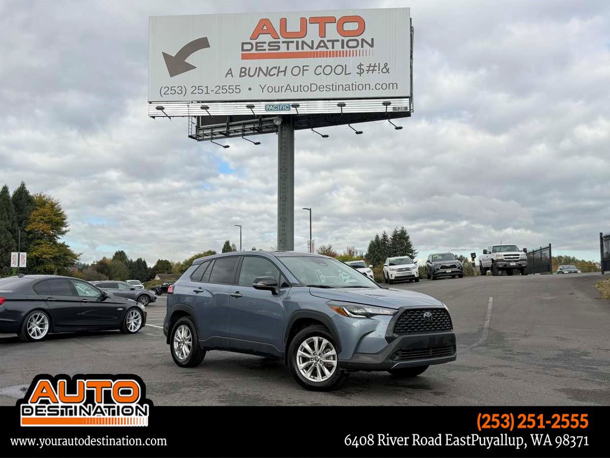 Used 2025 Toyota Corolla Cross LE AWD/4WD image 1
