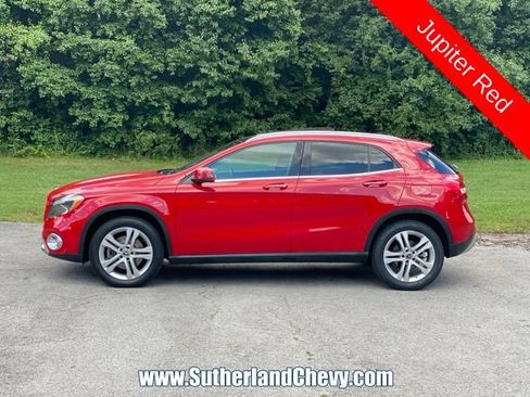 Used 2020 Mercedes-Benz GLA 250 4MATIC image 4