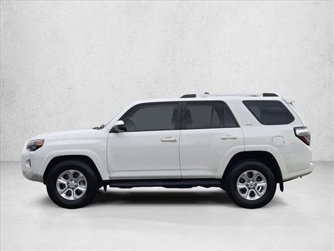 Used 2022 Toyota 4Runner SR5 image 9