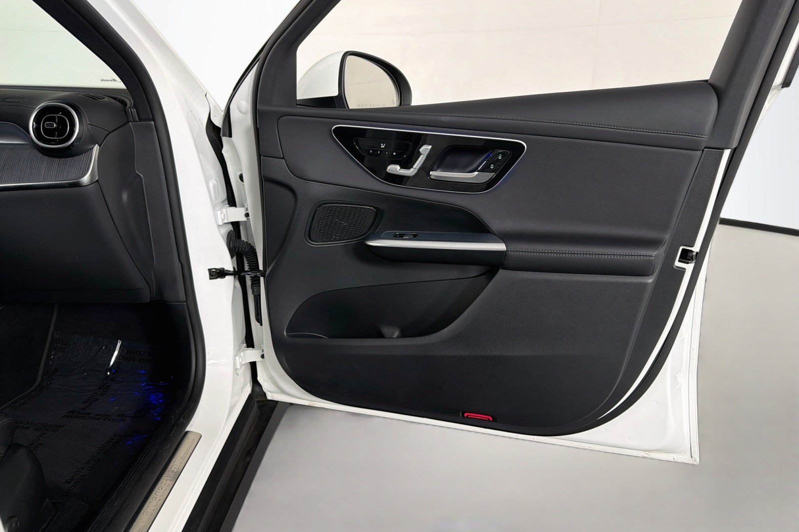 Certified 2025 Mercedes-Benz GLC 350e 4MATIC image 24