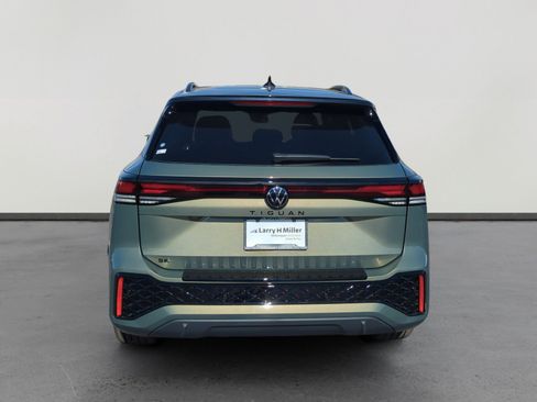 New 2026 Volkswagen Tiguan SE R-Line image 4