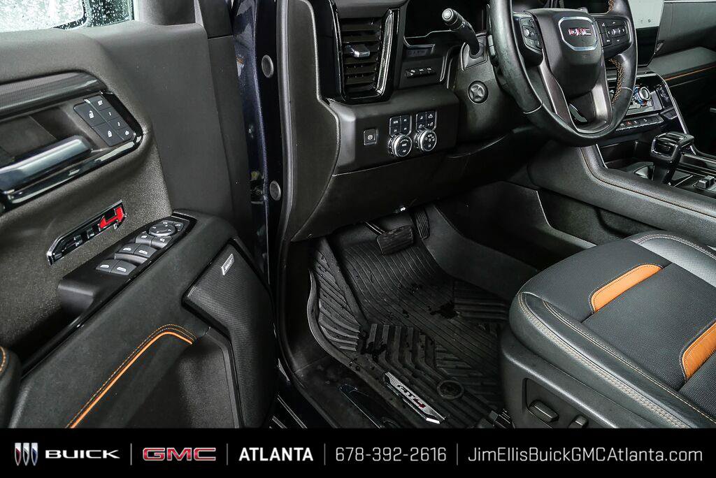 Used 2024 GMC Sierra 1500 AT4 w/ Technology Package AWD/4WD image 9