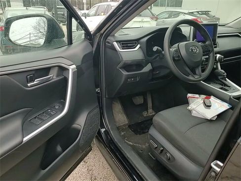 Certified 2024 Toyota RAV4 XLE image 10