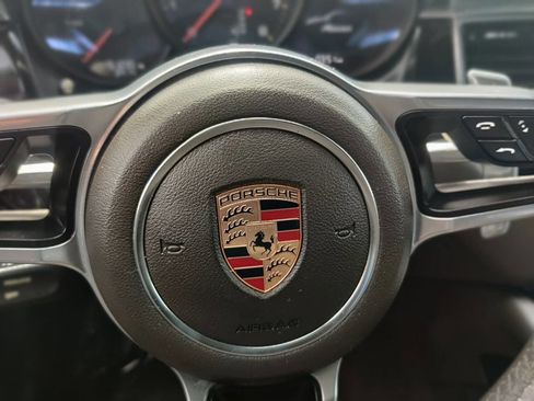 Used 2018 Porsche Macan AWD/4WD image 14