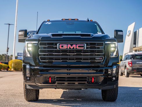 Used 2024 GMC Sierra 2500 AT4 w/ AT4 Premium Plus Package image 2