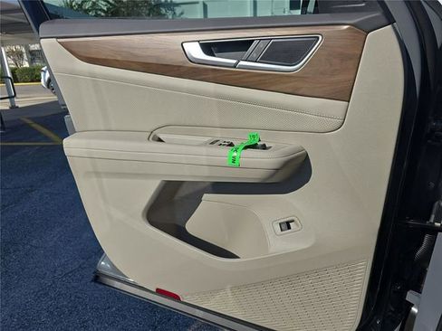 New 2026 Volkswagen Atlas SE image 18