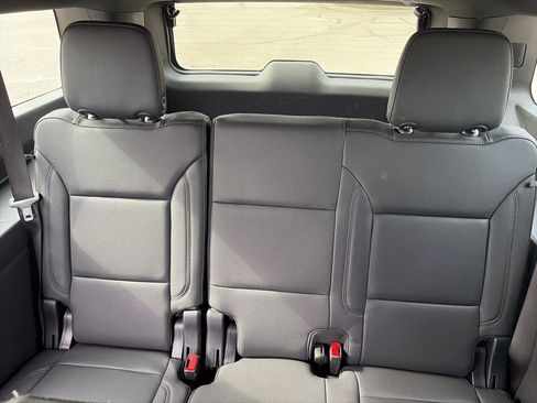 Used 2025 Chevrolet Suburban Z71 AWD/4WD image 41