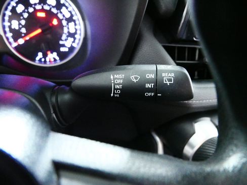 Used 2019 Toyota RAV4 LE w/ All Weather Liner Package AWD/4WD image 31