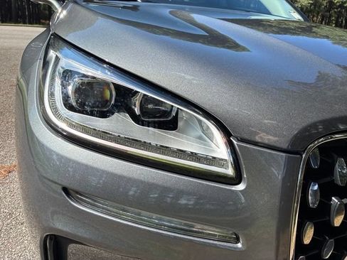 Used 2025 Lincoln Corsair Reserve AWD/4WD image 9