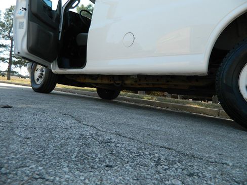 Used 2017 Chevrolet Express 2500 image 15