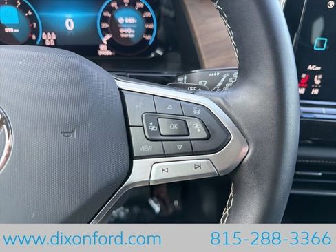Used 2025 Volkswagen Atlas SE AWD/4WD image 16