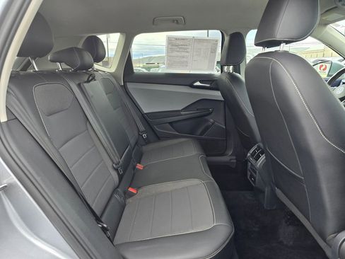 Used 2022 Volkswagen Taos SE image 14