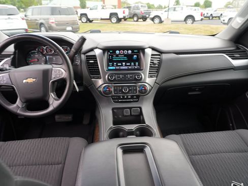 Used 2016 Chevrolet Suburban LS AWD/4WD image 24