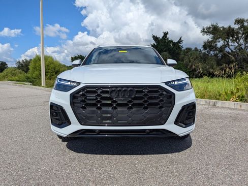 Certified 2025 Audi Q5 Prestige image 2
