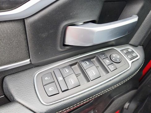 Used 2024 RAM 2500 Big Horn w/ Safety Group image 39