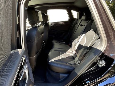 Certified 2025 Porsche Macan image 22