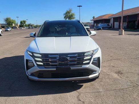 Used 2025 Hyundai Tucson Limited FWD image 3