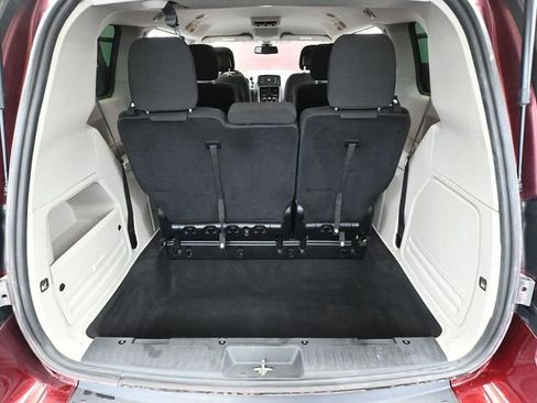 Used 2020 Dodge Grand Caravan SE w/ UConnect Hands-Free Group image 34