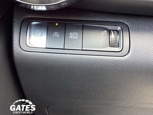 Used 2026 Chevrolet Equinox LT FWD image 21