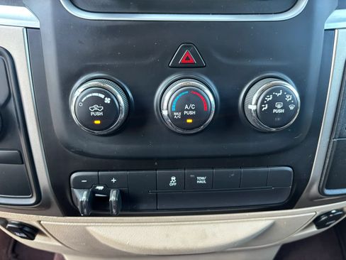 Used 2014 RAM 2500 SLT AWD/4WD image 17