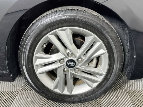 Used 2020 Hyundai Elantra SEL w/ Convenience Package (C2) FWD image 25