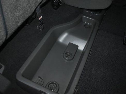 Used 2020 Nissan Frontier SV image 32