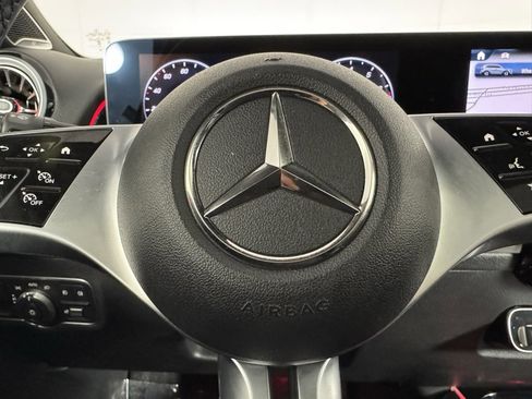 Certified 2025 Mercedes-Benz GLB 250 4MATIC image 34