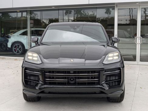 New 2025 Porsche Cayenne Turbo image 7
