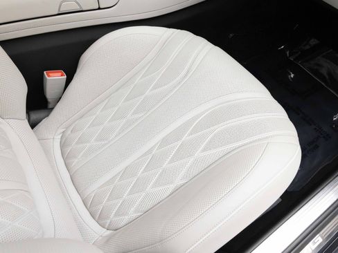 Used 2018 Mercedes-Benz S 63 AMG 4MATIC Coupe image 34