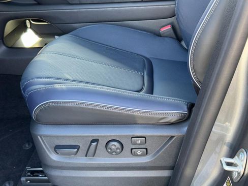 New 2026 INFINITI QX80 4WD w/ Sport Exterior Package image 18