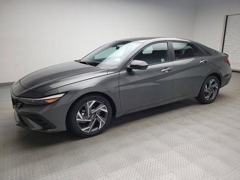 Used 2025 Hyundai Elantra Sport w/ Cargo Package FWD image 2
