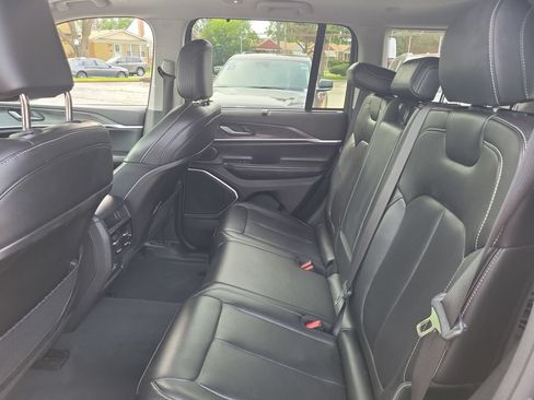 Used 2023 Jeep Grand Cherokee 4WD 4xe w/ Luxury Tech Group II image 8