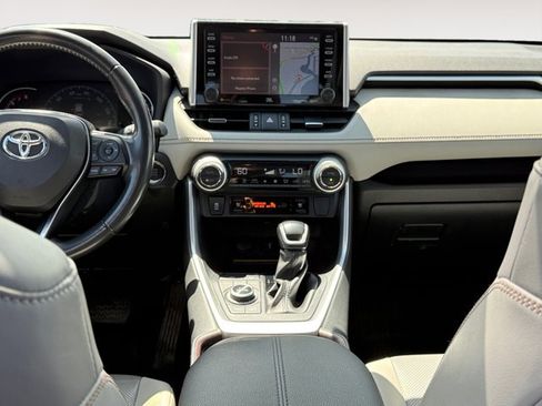 Used 2020 Toyota RAV4 Limited AWD/4WD image 16