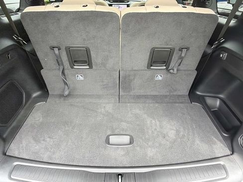 New 2026 Jeep Grand Cherokee L Limited RWD image 31
