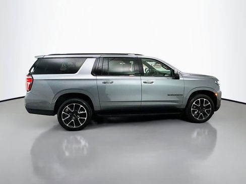 Used 2022 Chevrolet Suburban RST w/ Luxury Package image 8