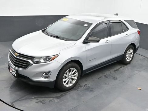 Used 2018 Chevrolet Equinox LS FWD image 35