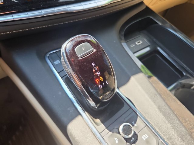 Used 2023 Cadillac Escalade Premium Luxury AWD/4WD image 4