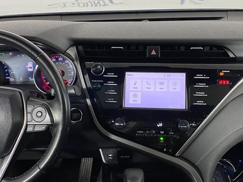 Used 2018 Toyota Camry XSE FWD image 13