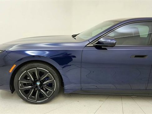 Used 2023 BMW i7 xDrive60 image 9
