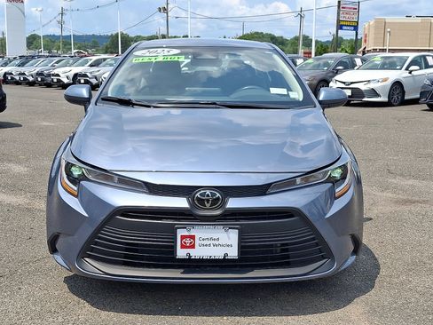Used 2025 Toyota Corolla LE FWD image 2