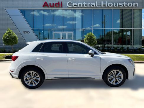 Certified 2025 Audi Q3 2.0T Premium w/ Convenience Package image 8