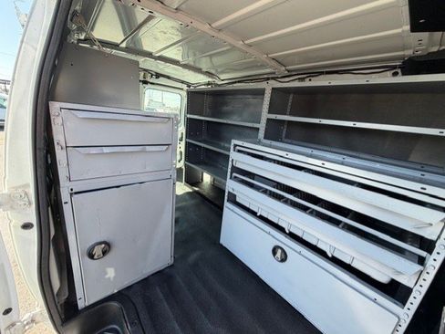 Used 2009 Ford E-350 and Econoline 350 Super Duty image 11