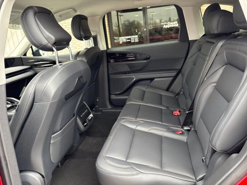 New 2026 Lincoln Nautilus Premier image 4