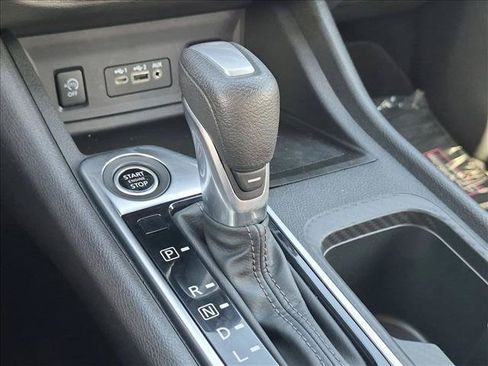 Used 2025 Nissan Sentra SV FWD image 12