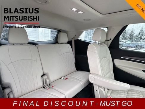 Used 2022 Buick Enclave Avenir image 26