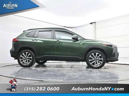 Used 2023 Toyota Corolla Cross XLE image 22