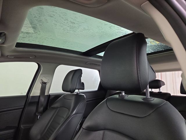Certified 2025 Kia Sportage SX FWD image 30