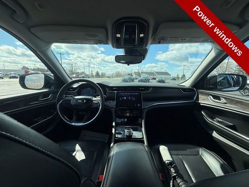 Used 2023 Jeep Grand Cherokee Limited w/ Black Appearance Package image 45