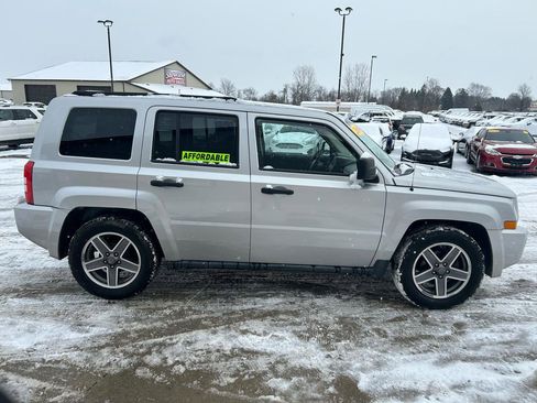Used 2009 Jeep Patriot Sport image 4